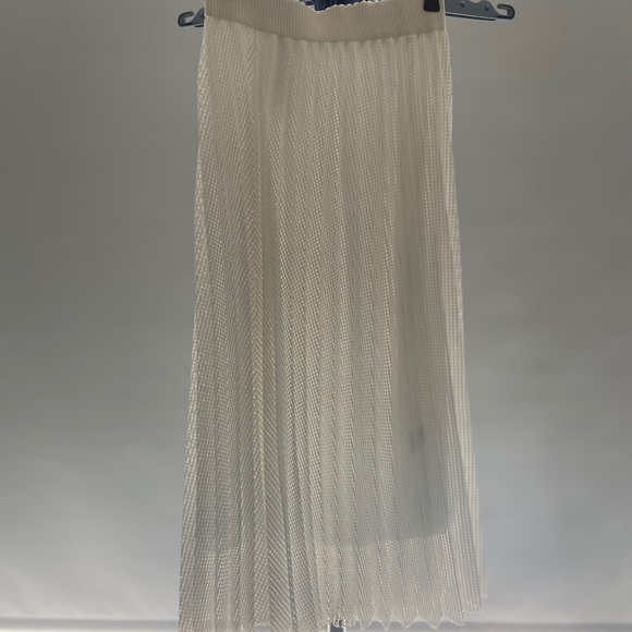 White fish net skirt 🤍 - Picture 2 of 7